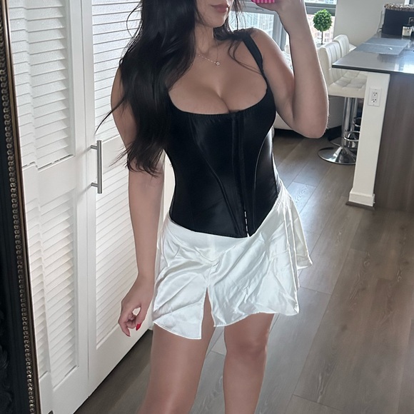 VS Black Satin Corset - Picture 2 of 8